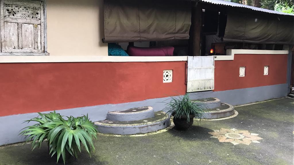Serenity House Hotel Ubud  Exterior photo